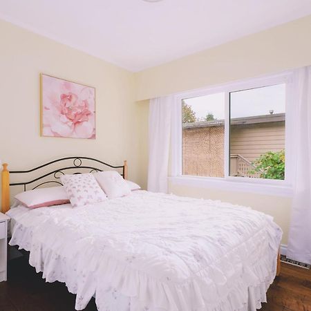 Lovely 3 Bedroom Port Moody Spacious Home 6 People Free Parking Bagian luar foto