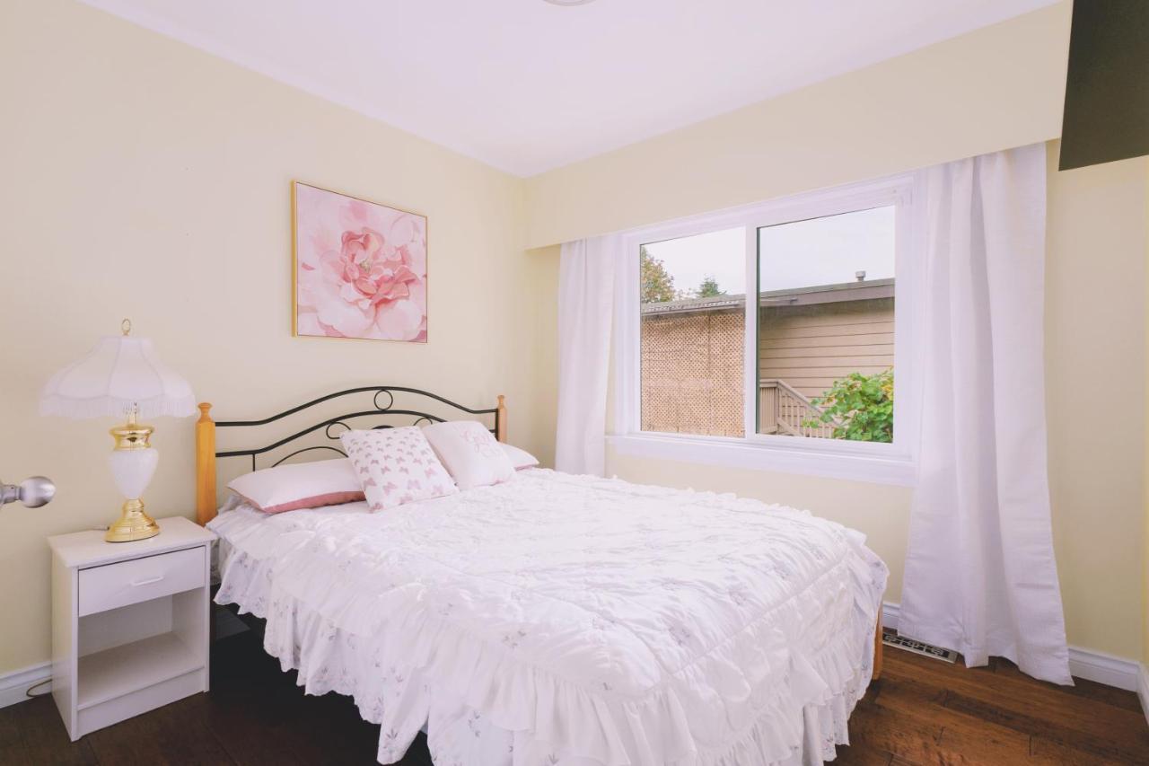 Lovely 3 Bedroom Port Moody Spacious Home 6 People Free Parking Bagian luar foto