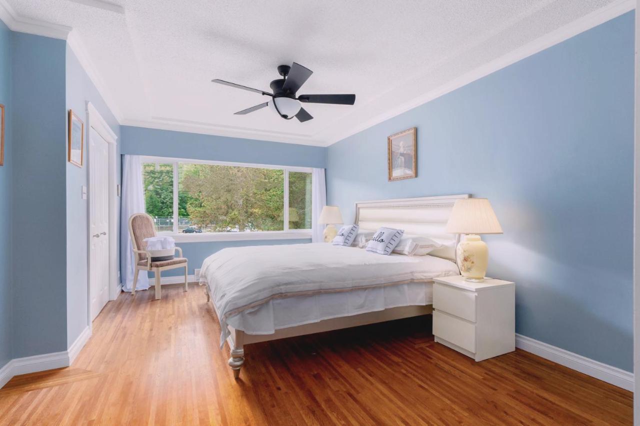 Lovely 3 Bedroom Port Moody Spacious Home 6 People Free Parking Bagian luar foto