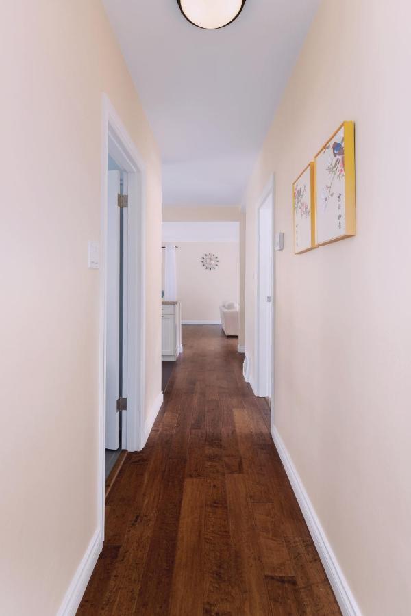 Lovely 3 Bedroom Port Moody Spacious Home 6 People Free Parking Bagian luar foto