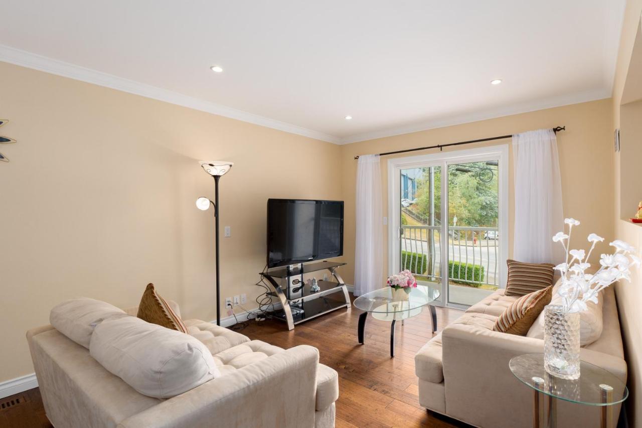 Lovely 3 Bedroom Port Moody Spacious Home 6 People Free Parking Bagian luar foto
